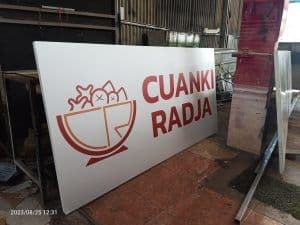 Neon box restoran