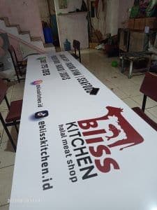 Huruf timbul kafe